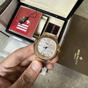 Women Nautilus Patek Philippe Watch Replica Rose Gold 7118